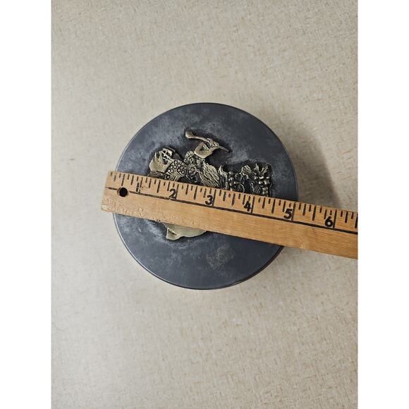 Vintage Christmas Tin Metzke Pewter Santa Clause Old Saint Nick 1972 Shabby - Picture 6 of 7